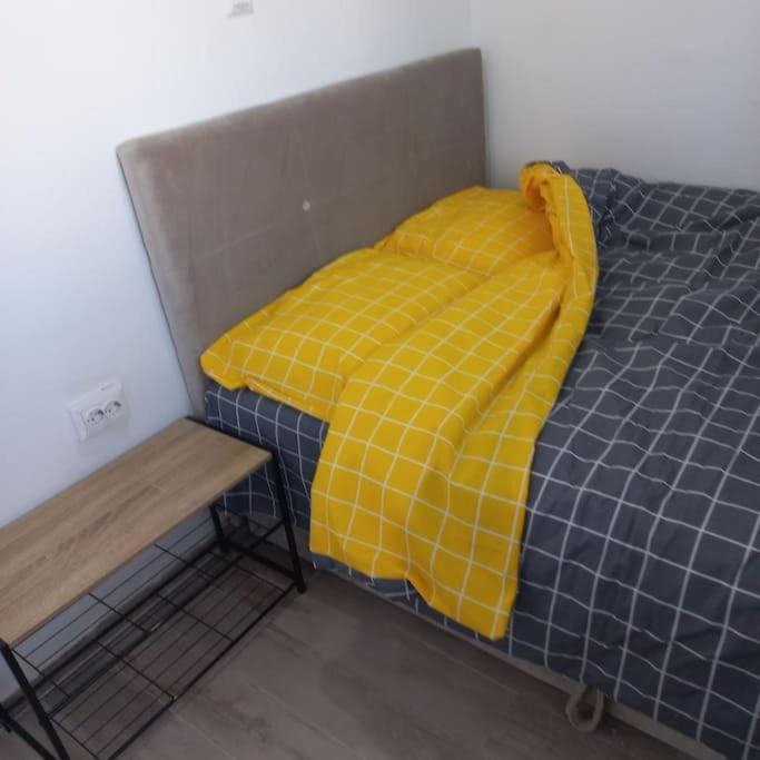 Lovely 1- Bedroom Condo Close To Downtown Skopje Exterior photo